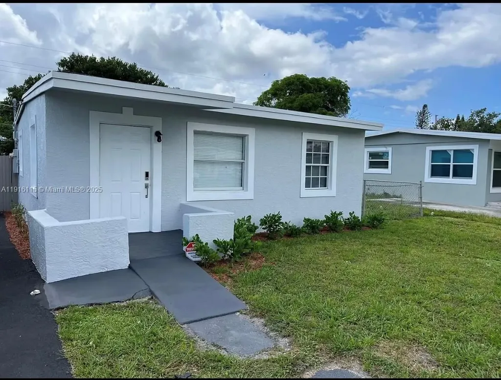 2726 NW 4th Court Pompano Beach FL 33069