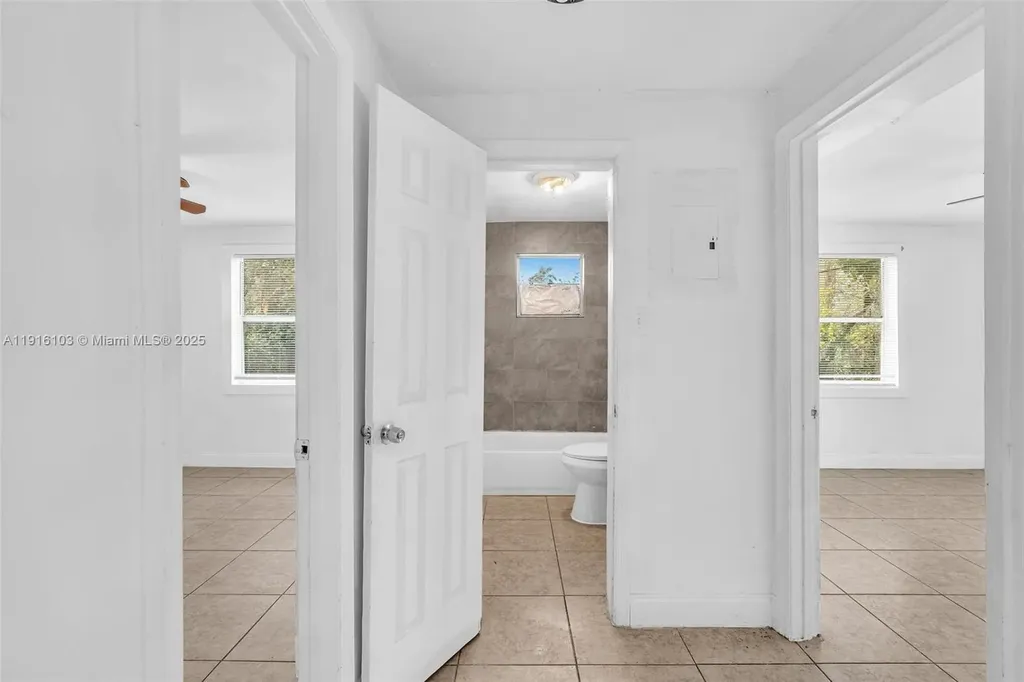 2800 NW 6th Court Fort Lauderdale FL 33311