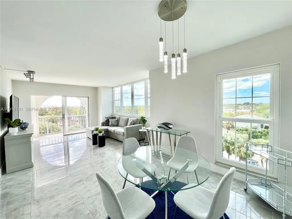 250 NE 20th Street Boca Raton FL 33431