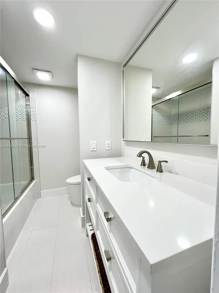 250 NE 20th Street Boca Raton FL 33431