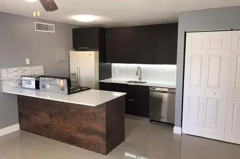 637 Executive Center Drive West Palm Beach FL 33401