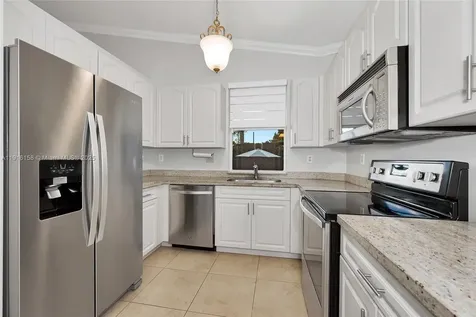 18332 SW 94th Court Palmetto Bay FL 33157