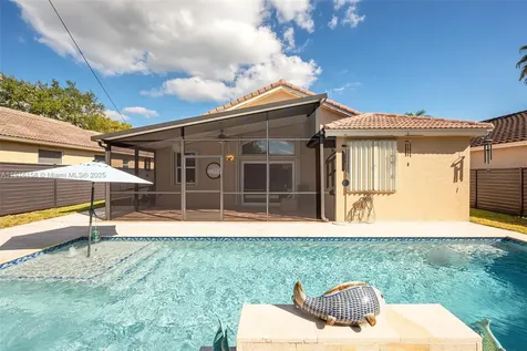 18332 SW 94th Court Palmetto Bay FL 33157