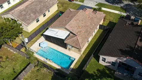 18332 SW 94th Court Palmetto Bay FL 33157