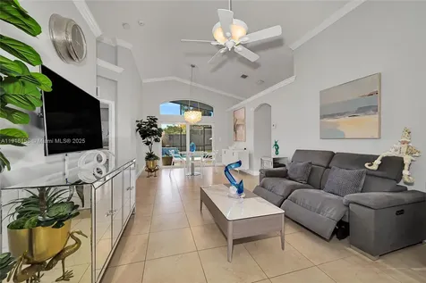 18332 SW 94th Court Palmetto Bay FL 33157