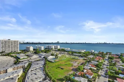 7901 Hispanola Avenue North Bay Village FL 33141