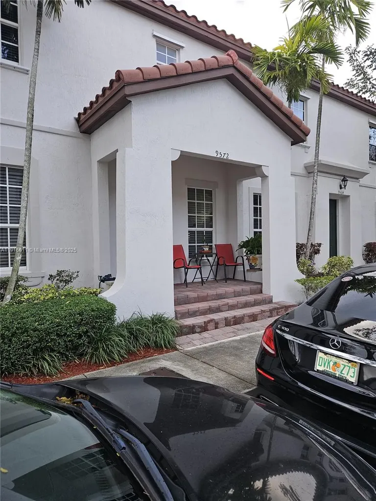 9572 SW 169th Place Miami FL 33196