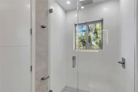 3204 Plaza Street Miami FL 33133