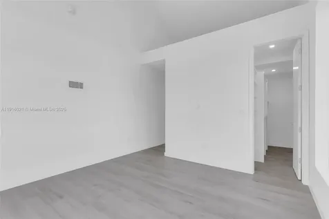 3204 Plaza Street Miami FL 33133
