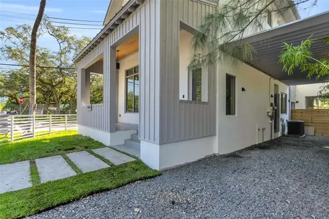 3204 Plaza Street Miami FL 33133