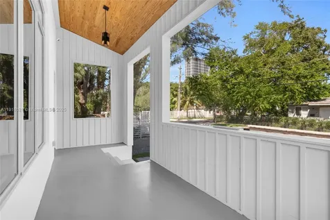 3204 Plaza Street Miami FL 33133
