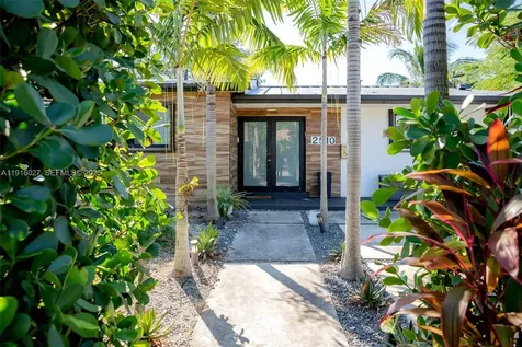 2510 NE 207th Terrace Miami FL 33180
