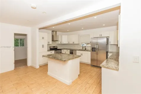 2510 NE 207th Terrace Miami FL 33180