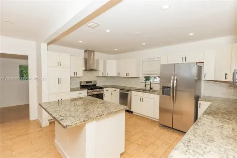 2510 NE 207th Terrace Miami FL 33180