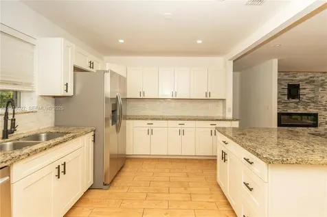 2510 NE 207th Terrace Miami FL 33180