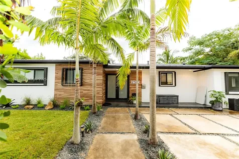 2510 NE 207th Terrace Miami FL 33180