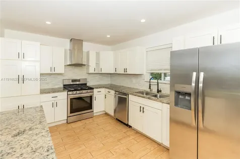 2510 NE 207th Terrace Miami FL 33180