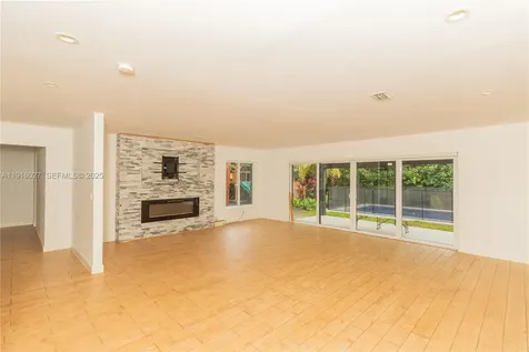 2510 NE 207th Terrace Miami FL 33180