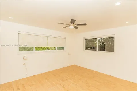2510 NE 207th Terrace Miami FL 33180