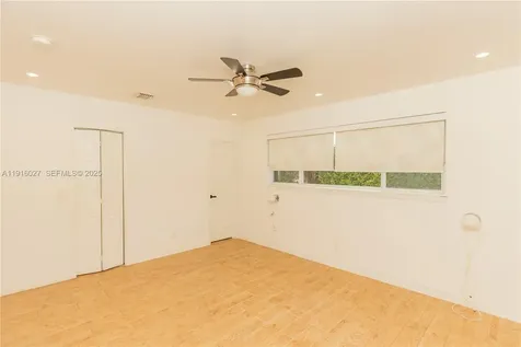 2510 NE 207th Terrace Miami FL 33180