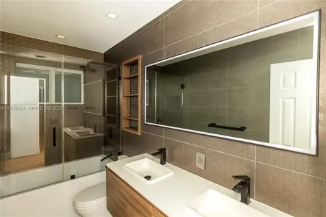 2510 NE 207th Terrace Miami FL 33180