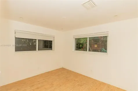 2510 NE 207th Terrace Miami FL 33180