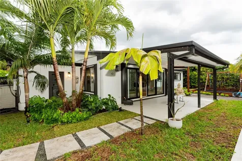 2510 NE 207th Terrace Miami FL 33180
