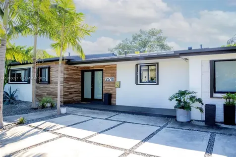 2510 NE 207th Terrace Miami FL 33180