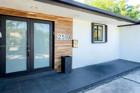 2510 NE 207th Terrace Miami FL 33180