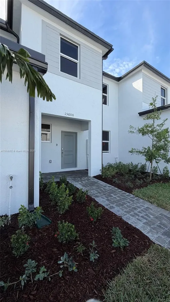15600 SW 276 Terrace Homestead FL 33031