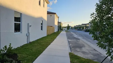 2618 SE 27th Court Homestead FL 33035