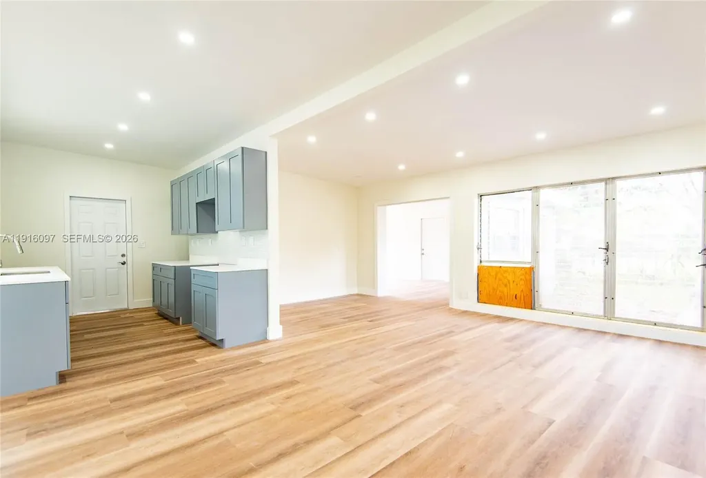 429 W Evanston Circle Fort Lauderdale FL 33312