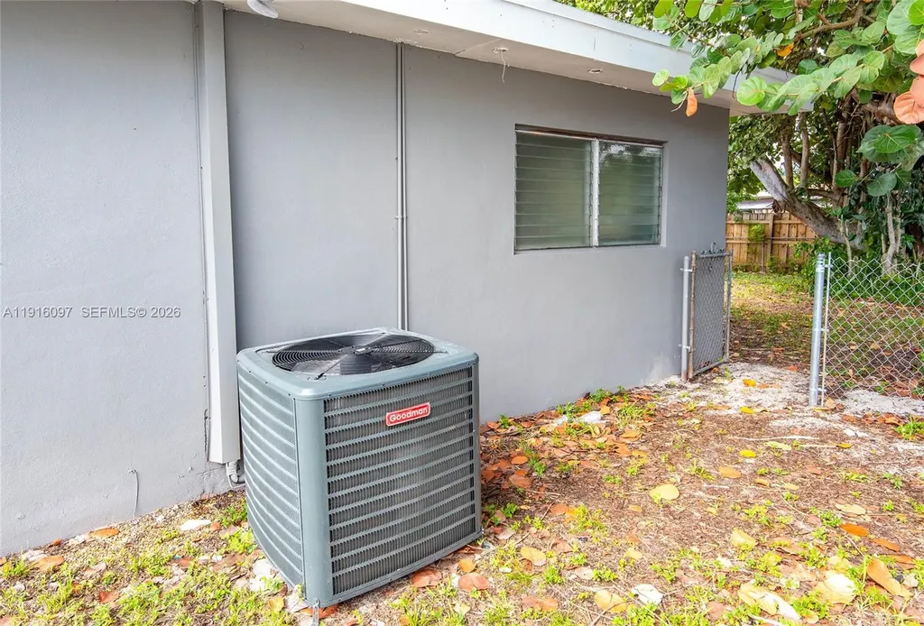 429 W Evanston Circle Fort Lauderdale FL 33312