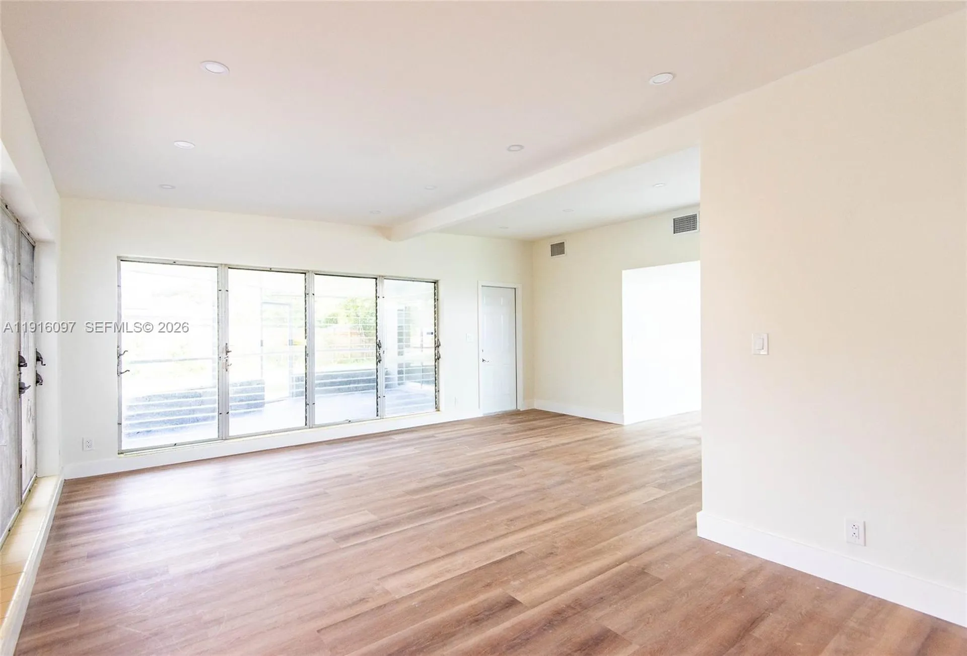 429 W Evanston Circle Fort Lauderdale FL 33312