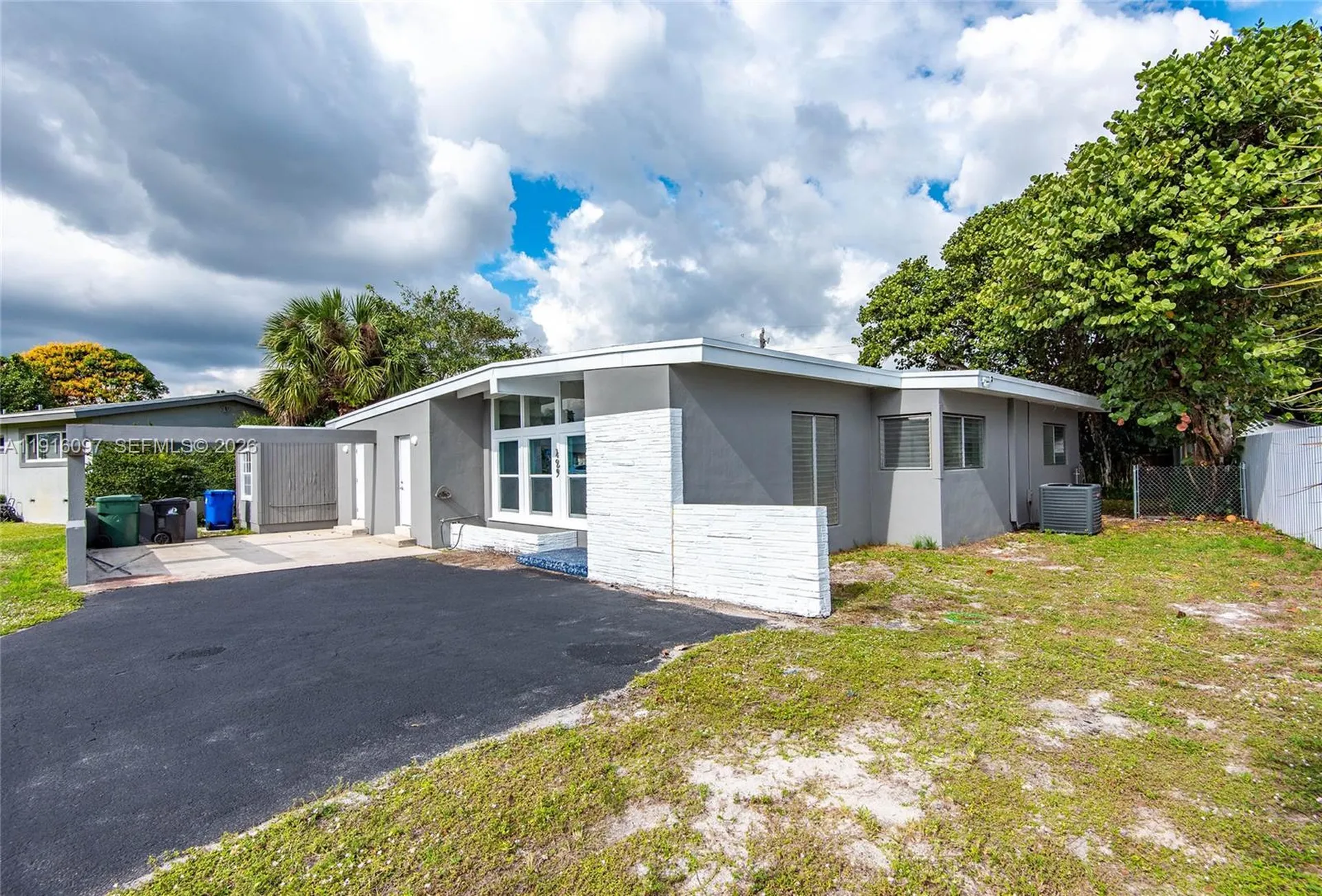 429 W Evanston Circle Fort Lauderdale FL 33312