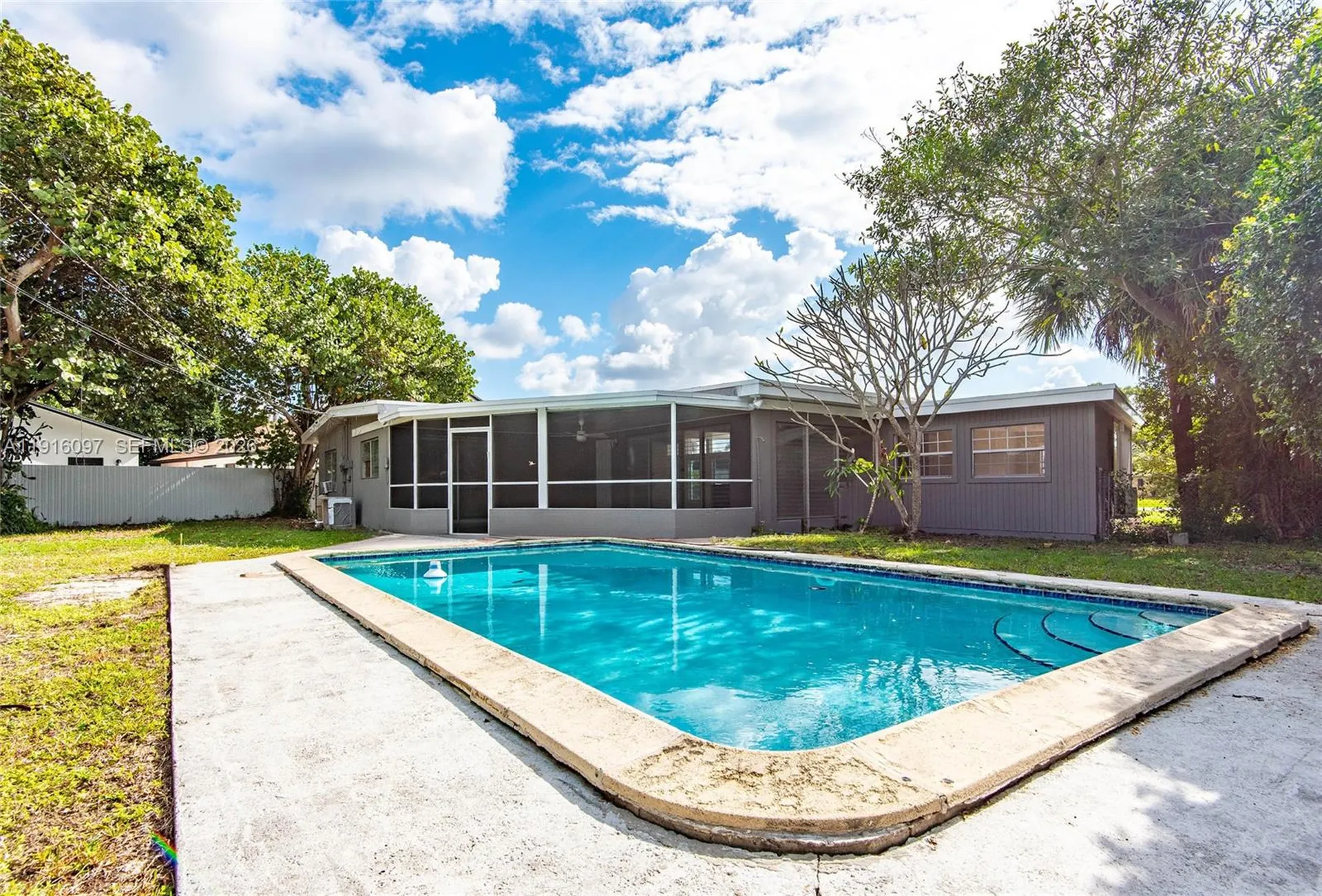 429 W Evanston Circle Fort Lauderdale FL 33312