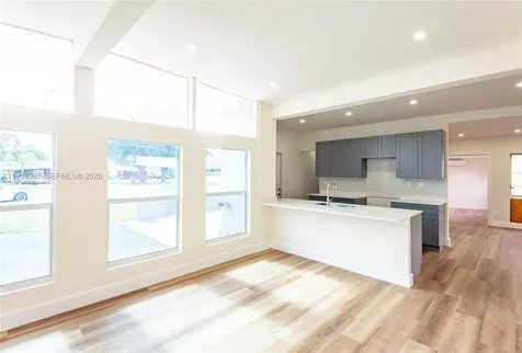 429 W Evanston Circle Fort Lauderdale FL 33312