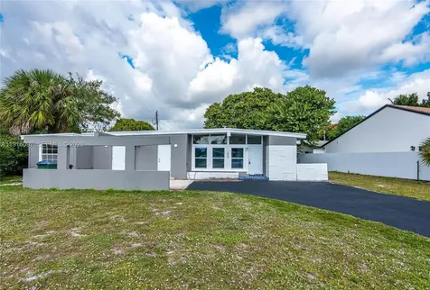 429 W Evanston Circle Fort Lauderdale FL 33312