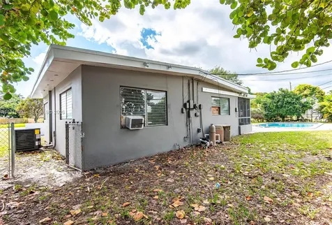 429 W Evanston Circle Fort Lauderdale FL 33312