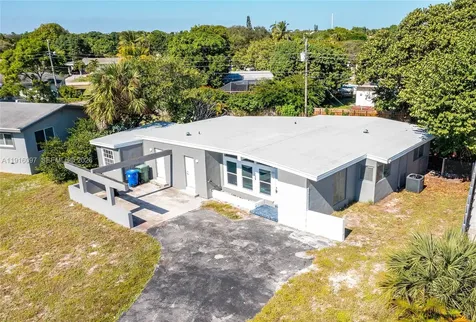 429 W Evanston Circle Fort Lauderdale FL 33312