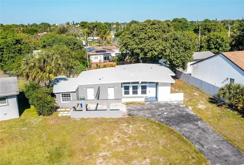 429 W Evanston Circle Fort Lauderdale FL 33312