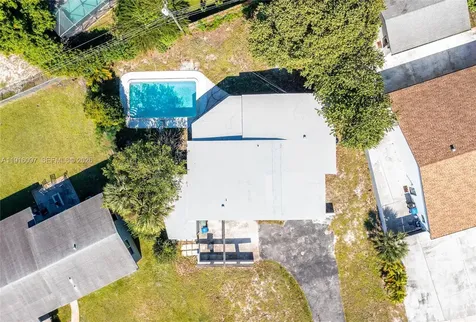 429 W Evanston Circle Fort Lauderdale FL 33312