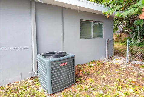 429 W Evanston Circle Fort Lauderdale FL 33312