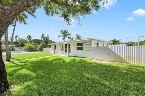 3150 SW 39th Avenue West Park FL 33023
