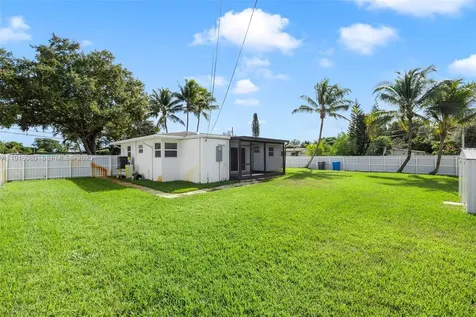3150 SW 39th Avenue West Park FL 33023