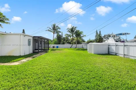 3150 SW 39th Avenue West Park FL 33023