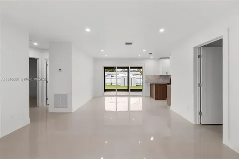 3150 SW 39th Avenue West Park FL 33023