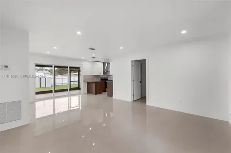 3150 SW 39th Avenue West Park FL 33023