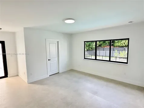 272 E 54th Street Hialeah FL 33013