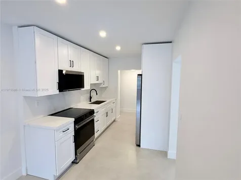 272 E 54th Street Hialeah FL 33013